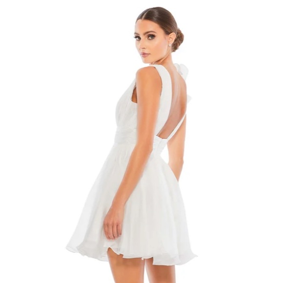 NWT MAC DUGGAL RUFFLE SHOULDER EMPIRE WAIST DEEP V-NECK DRESS - Picture 3 of 8